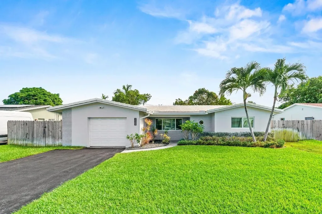 229 SW 5th Street Boca Raton FL 33432