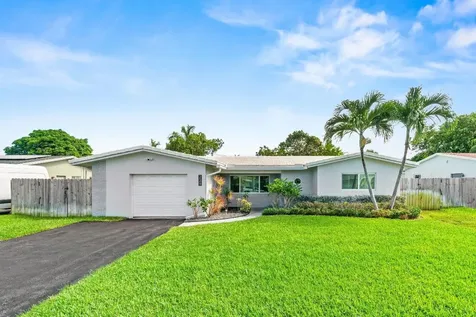 229 SW 5th Street Boca Raton FL 33432