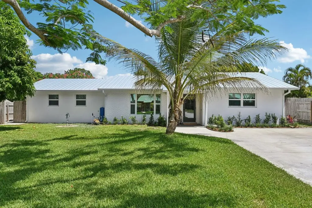 8888 SE Rigdon Way Hobe Sound FL 33455