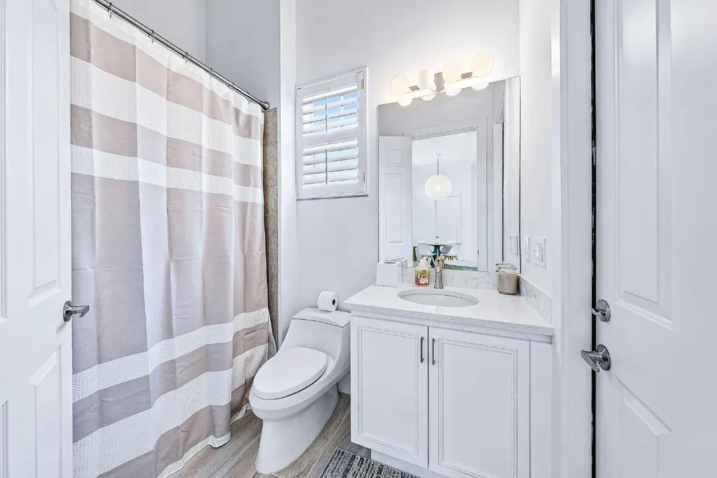 102 Via Santa Cruz Jupiter FL 33458