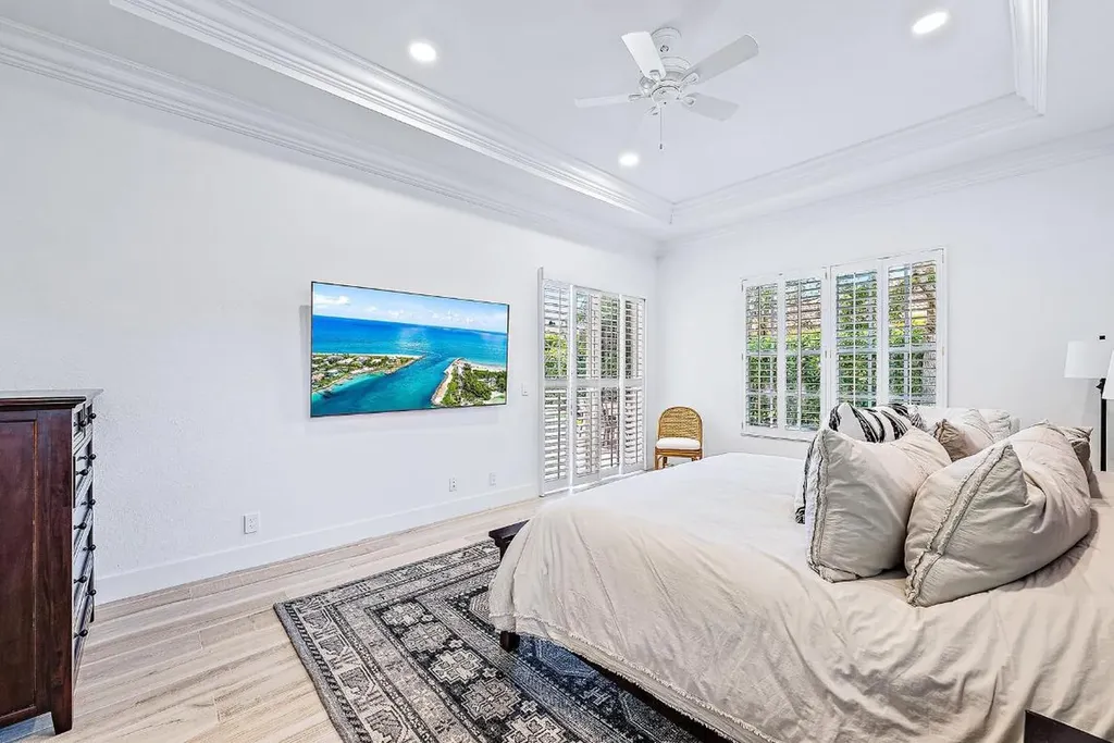 102 Via Santa Cruz Jupiter FL 33458