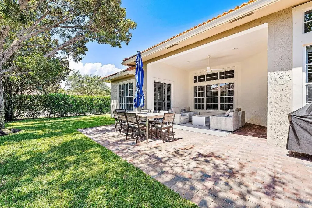 102 Via Santa Cruz Jupiter FL 33458