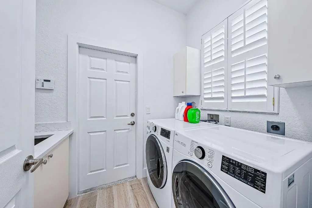 102 Via Santa Cruz Jupiter FL 33458