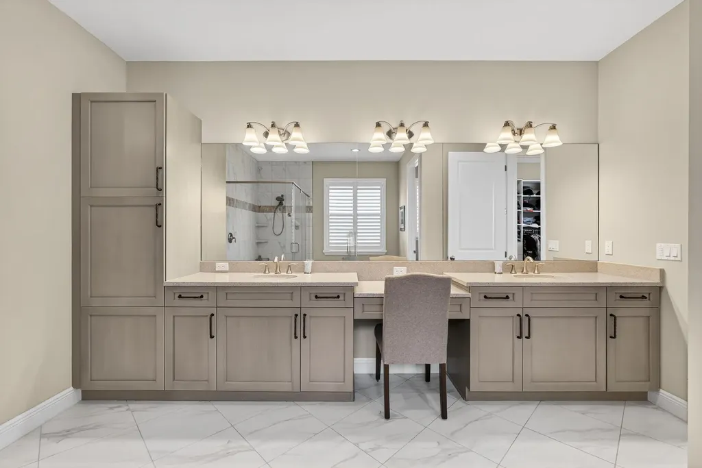5041 Grandiflora Road Palm Beach Gardens FL 33418