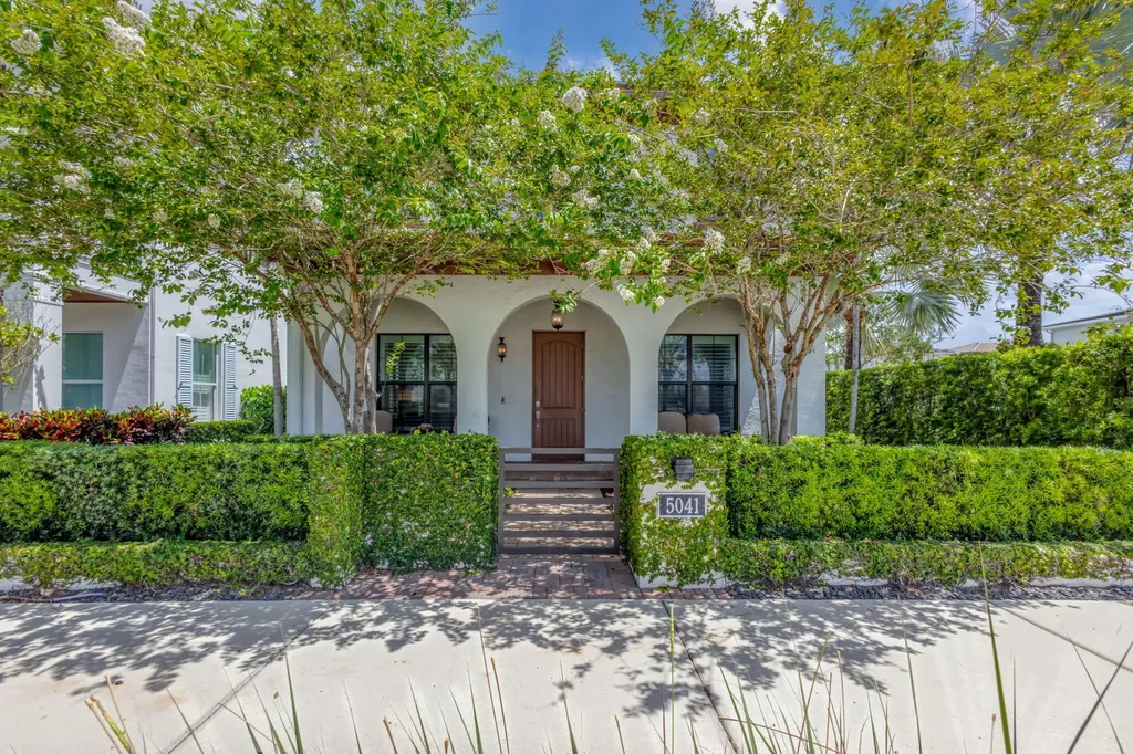 5041 Grandiflora Road Palm Beach Gardens FL 33418