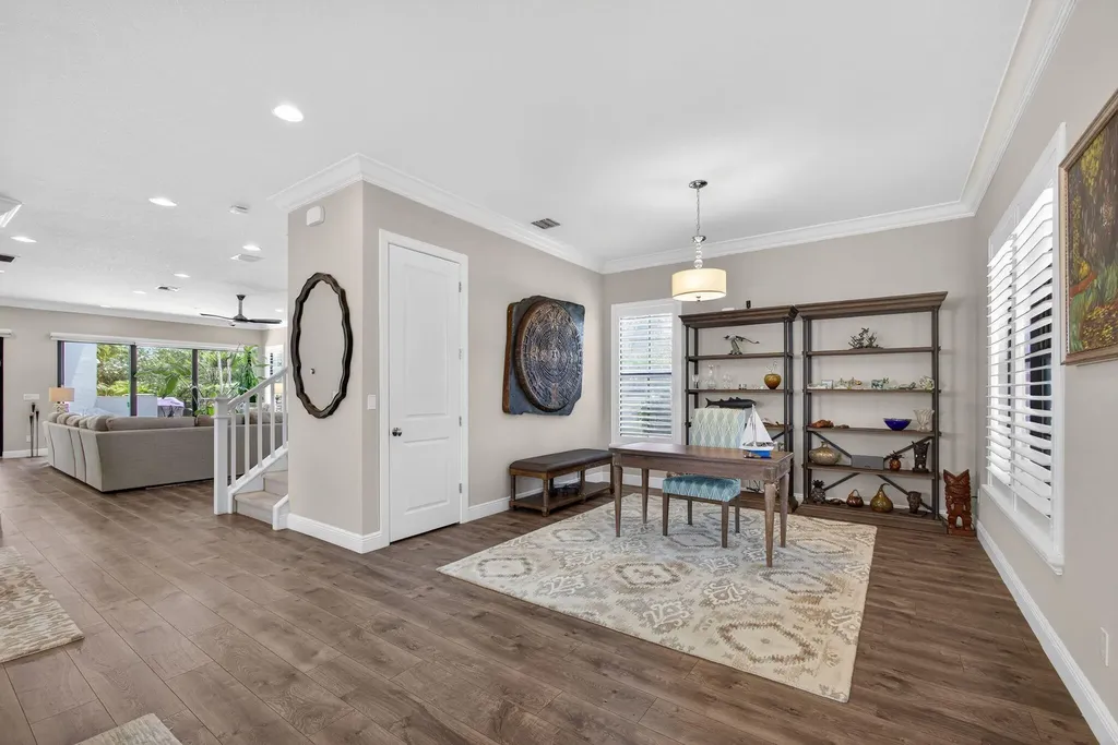 5041 Grandiflora Road Palm Beach Gardens FL 33418