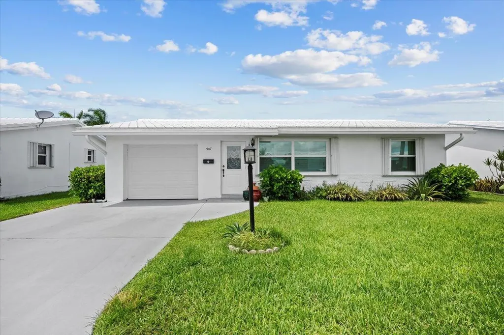 907 SW 5th Court Boynton Beach FL 33426