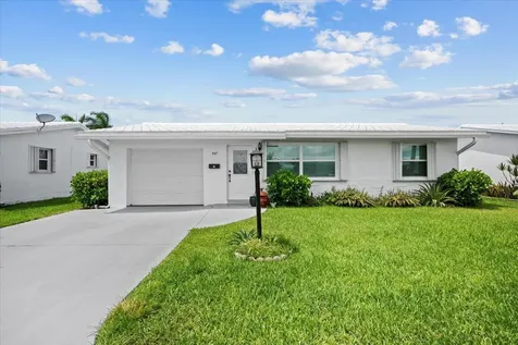 907 SW 5th Court Boynton Beach FL 33426