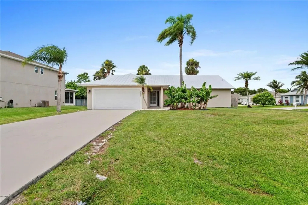 2231 SW Abalon Circle Port St Lucie FL 34953