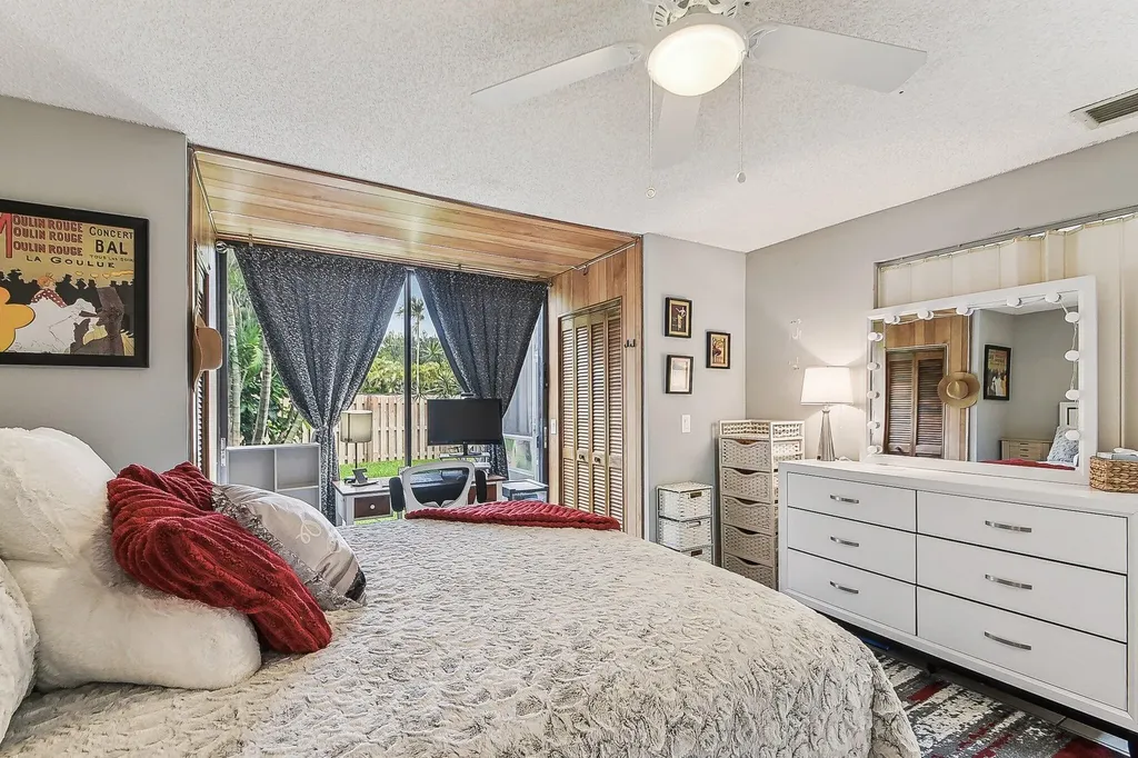 11063 Oakdale Road Boynton Beach FL 33437