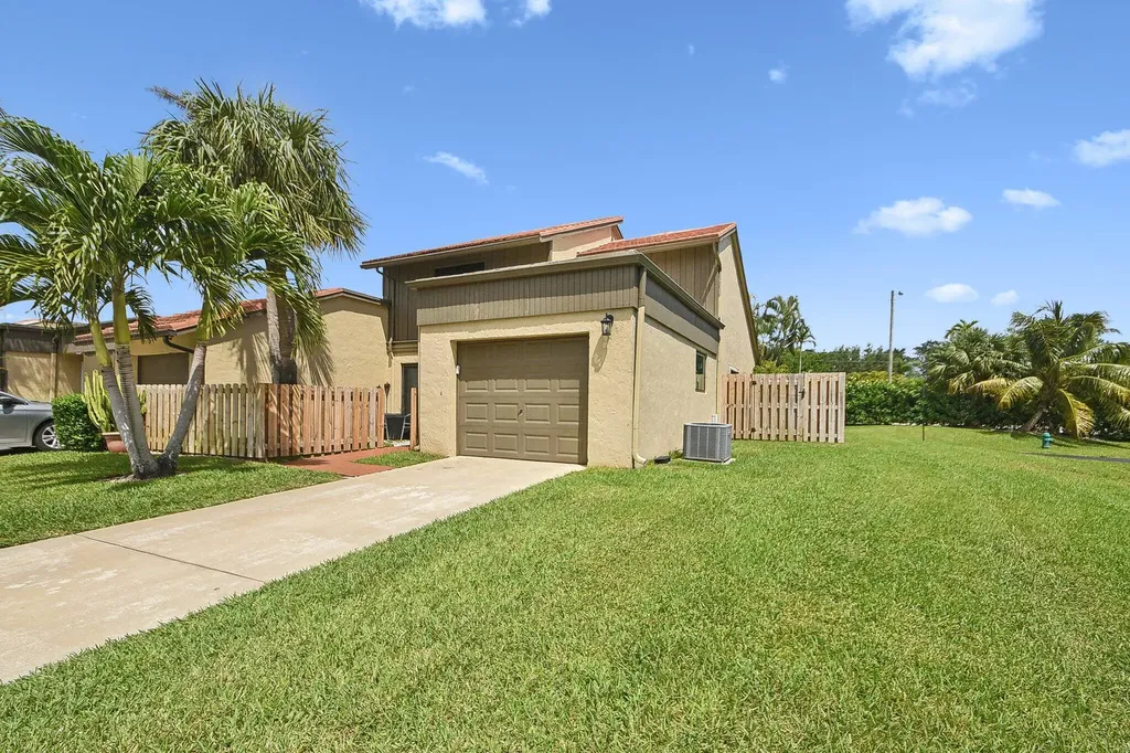 11063 Oakdale Road Boynton Beach FL 33437