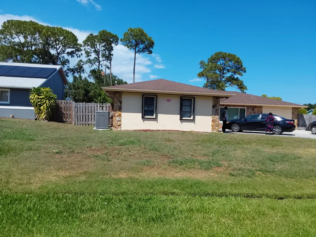1179 SE Proctor Lane Port St Lucie FL 34953