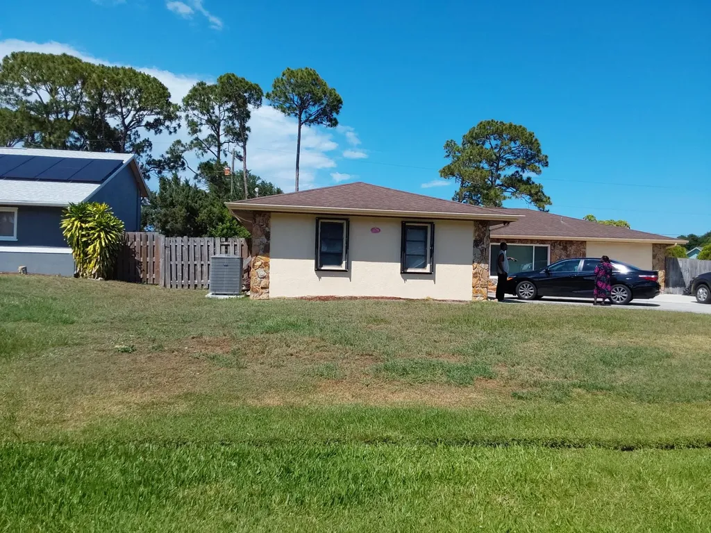 1179 SE Proctor Lane Port St Lucie FL 34953