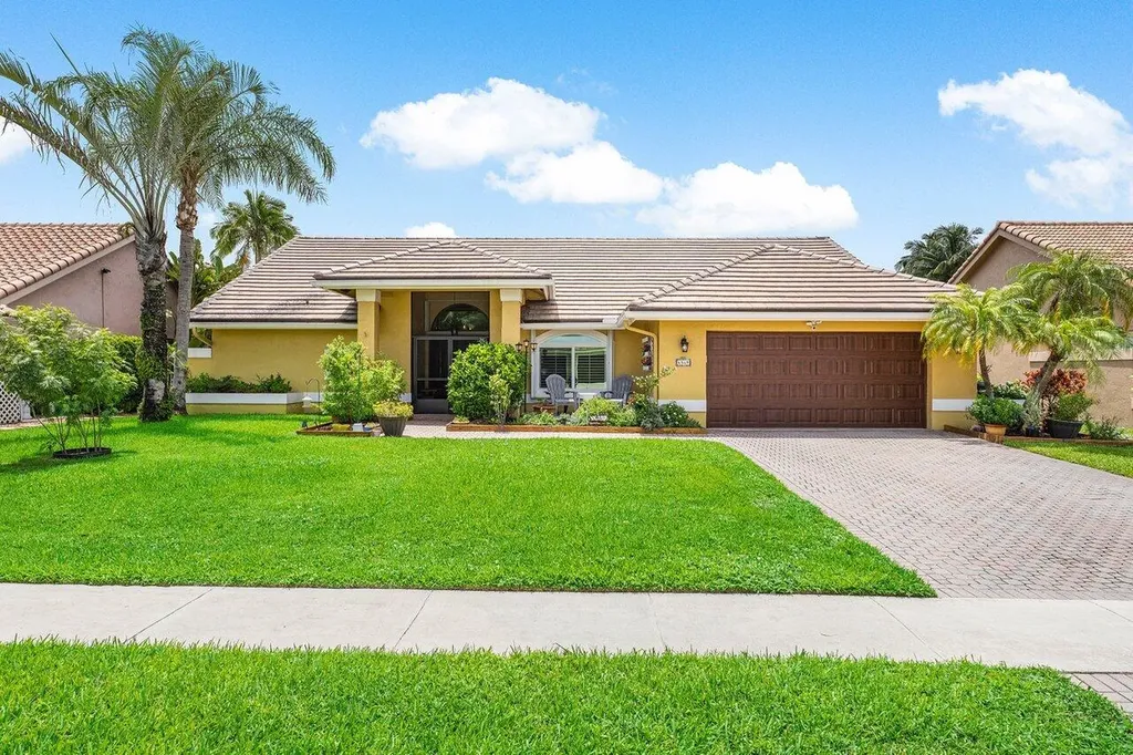 6569 Blue Bay Circle Lake Worth FL 33467