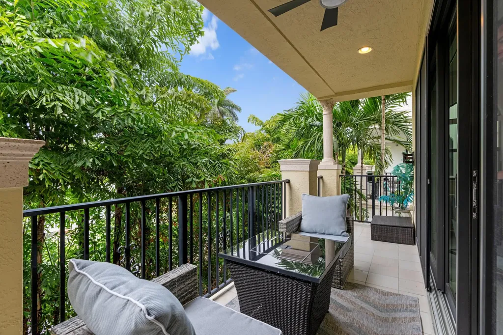 614 Windward Circle S Boynton Beach FL 33435