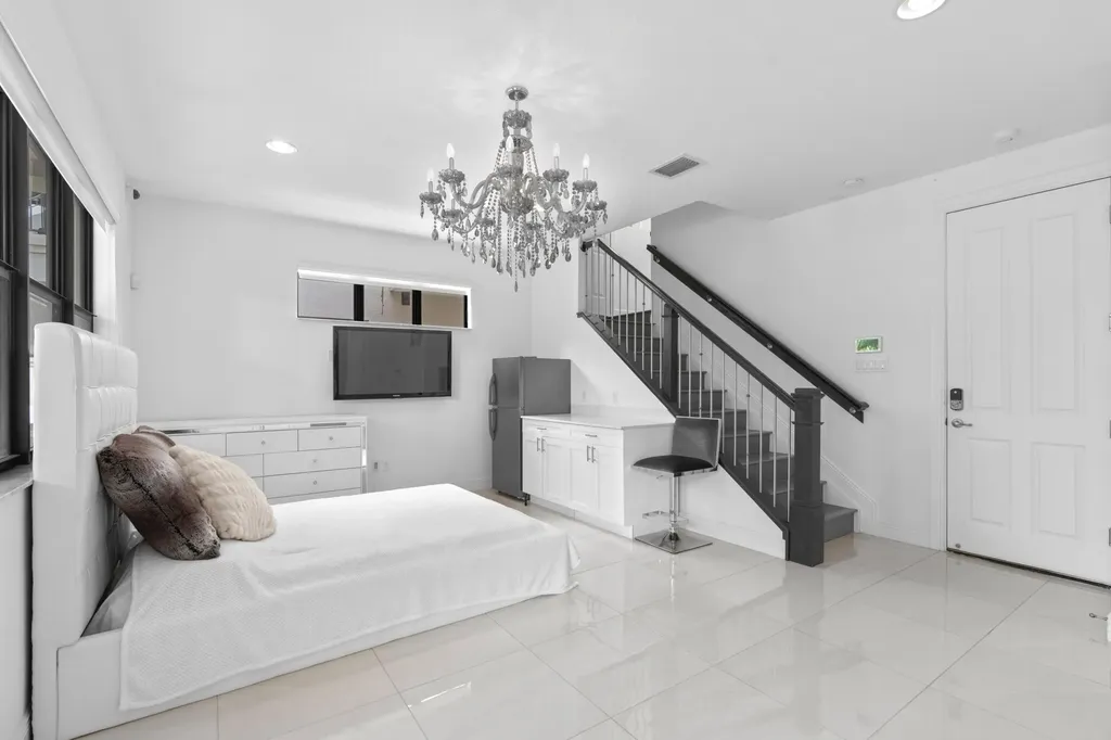 614 Windward Circle S Boynton Beach FL 33435