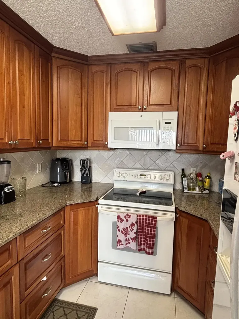 8833 Bella Vista Drive Boca Raton FL 33433
