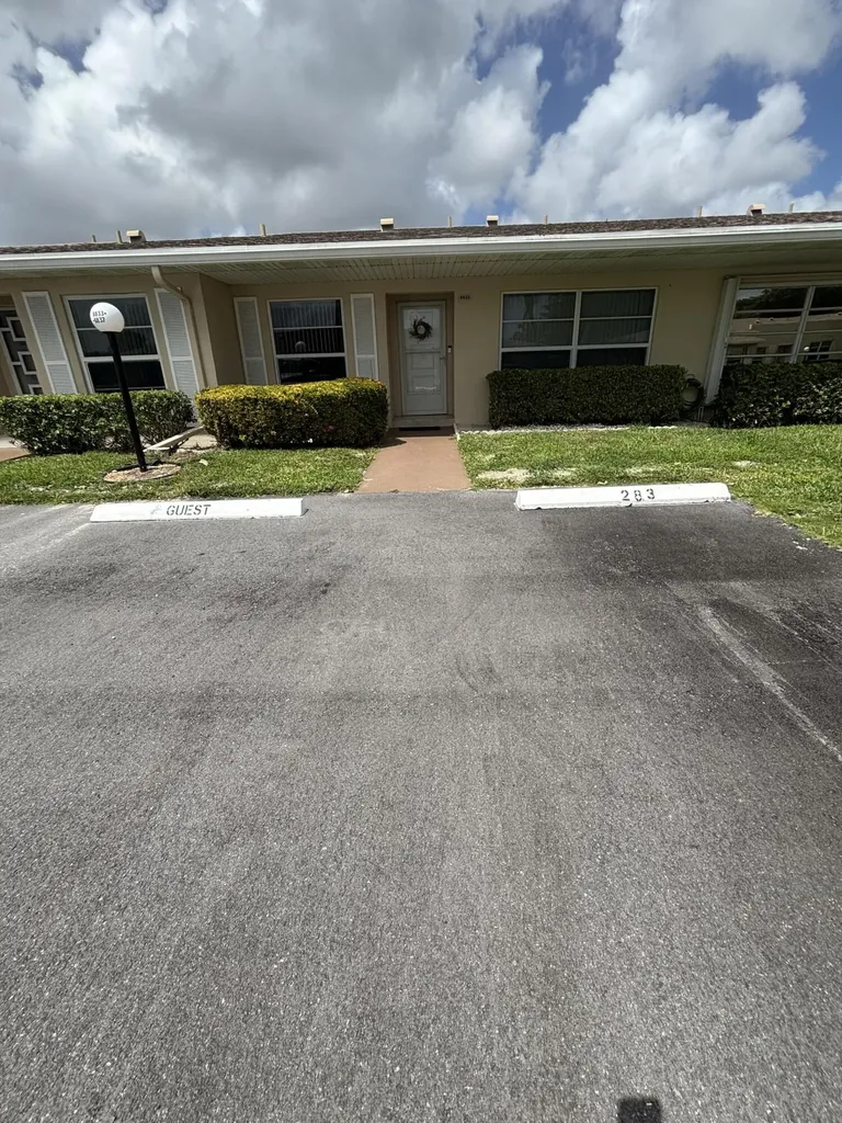8833 Bella Vista Drive Boca Raton FL 33433