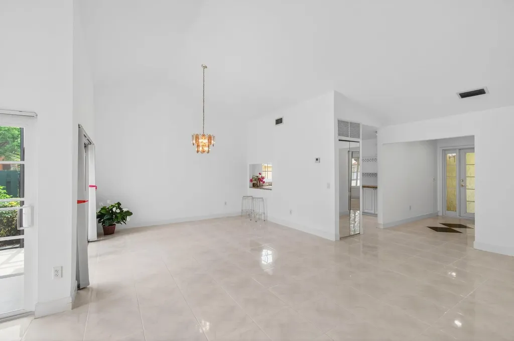 6105 Via Laguna Lane Boca Raton FL 33433