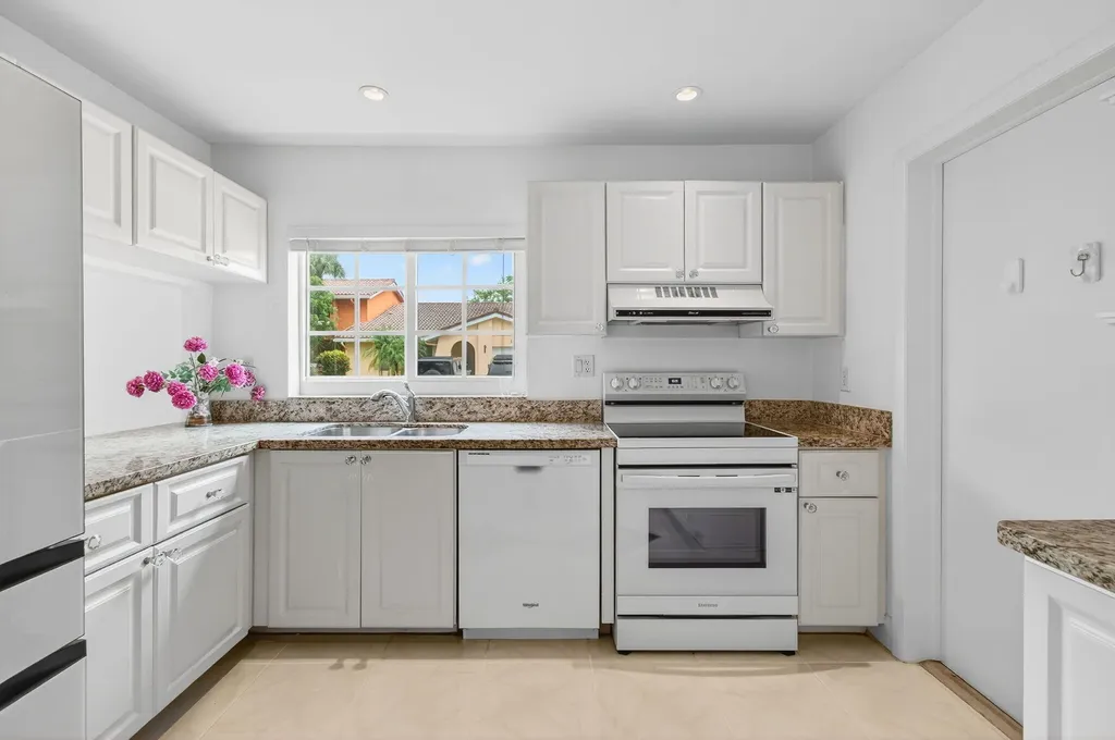 6105 Via Laguna Lane Boca Raton FL 33433