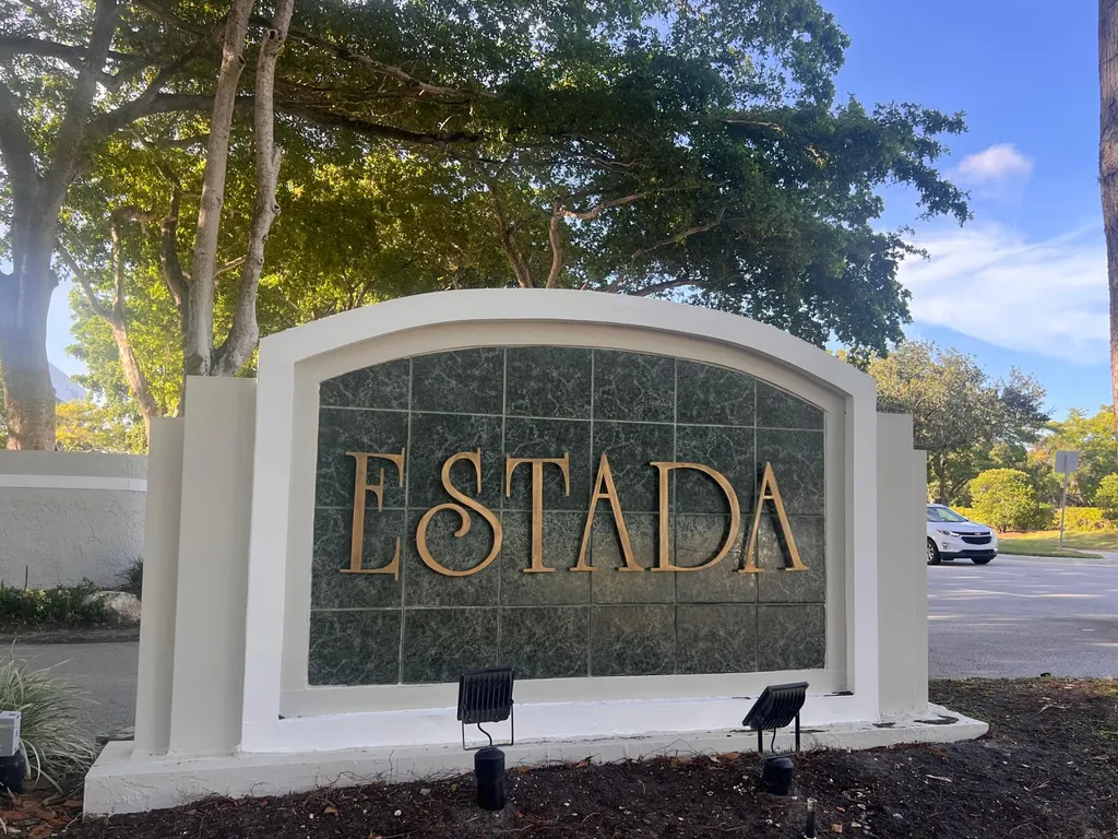 6105 Via Laguna Lane Boca Raton FL 33433
