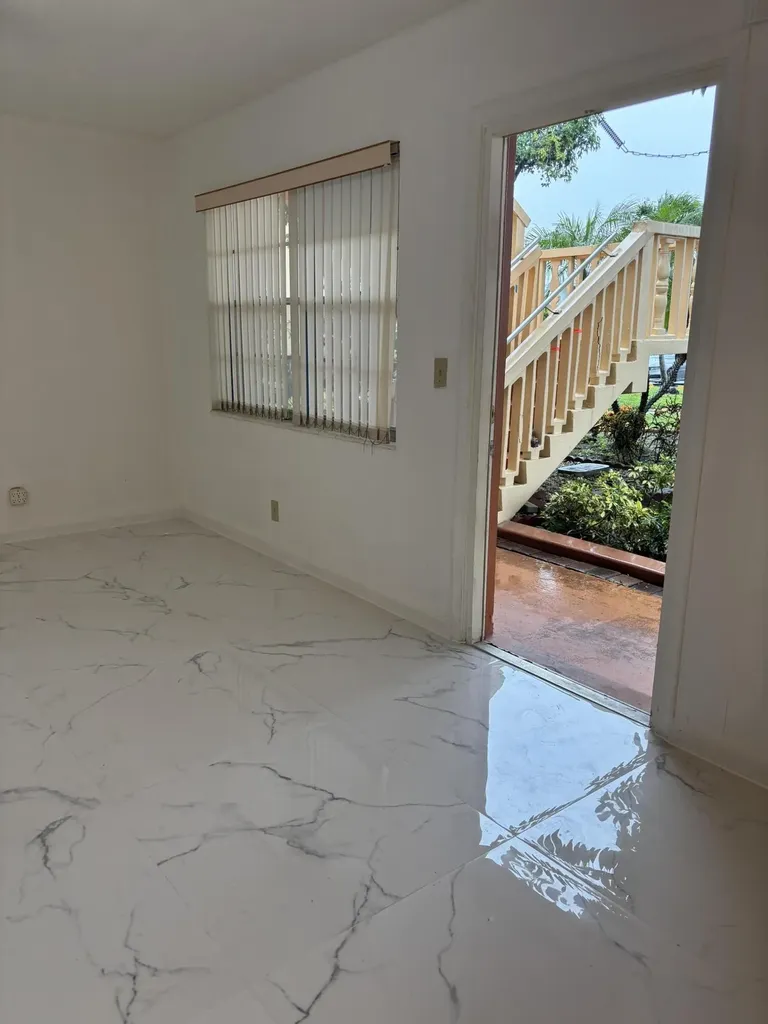 204 Salisbury I West Palm Beach FL 33417