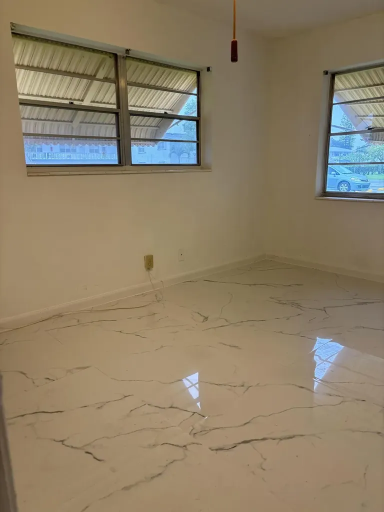 204 Salisbury I West Palm Beach FL 33417