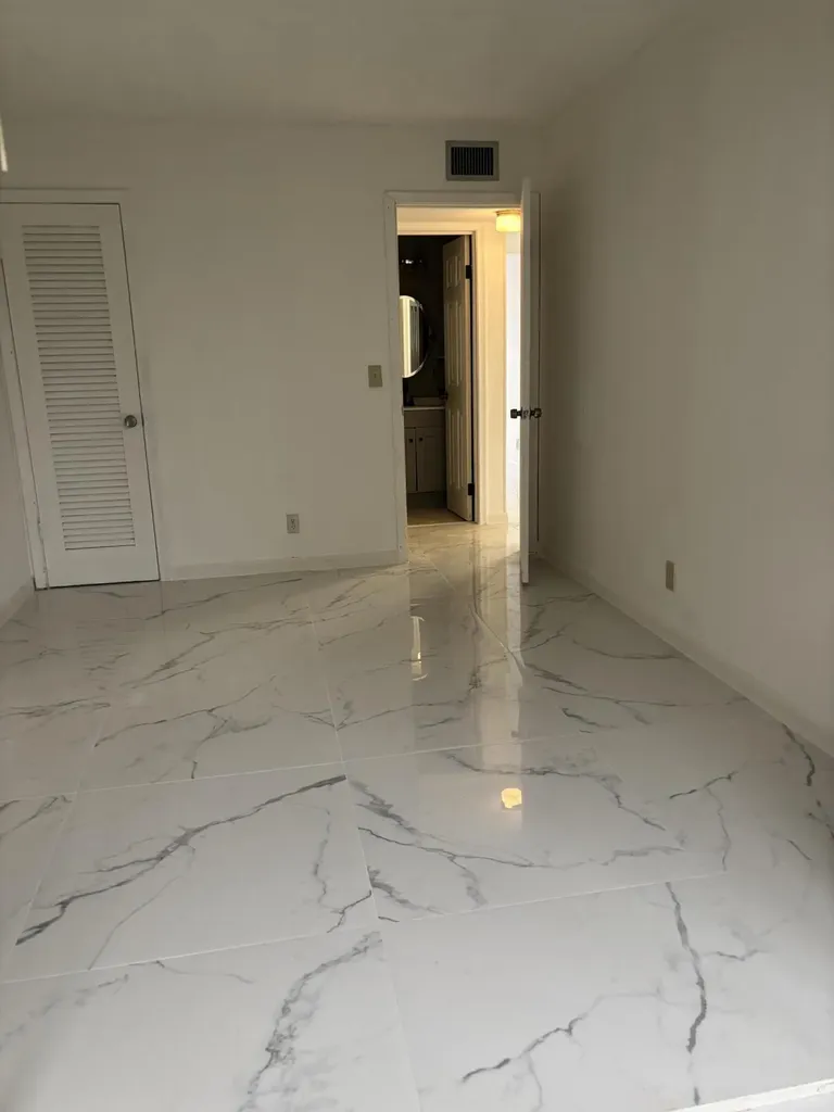 204 Salisbury I West Palm Beach FL 33417