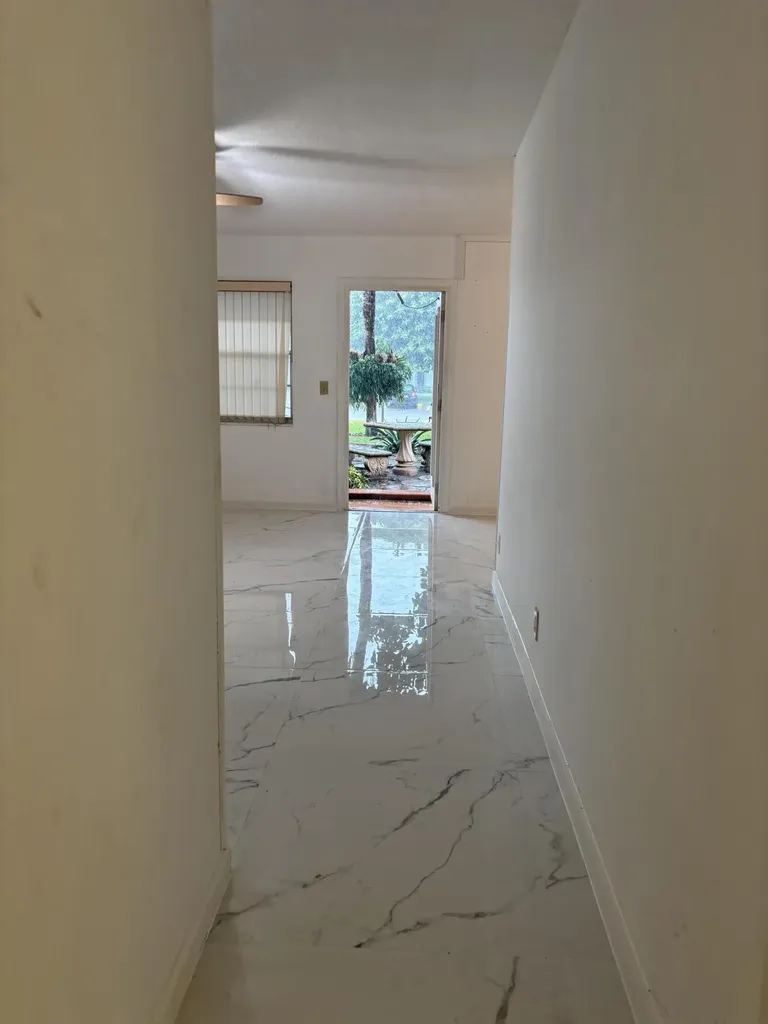 204 Salisbury I West Palm Beach FL 33417