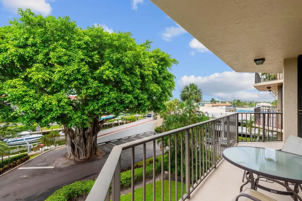 859 Jeffery Street Boca Raton FL 33487