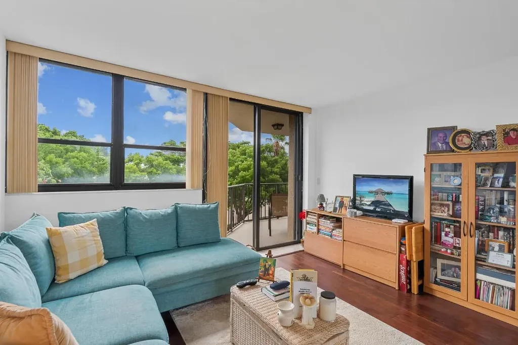 859 Jeffery Street Boca Raton FL 33487