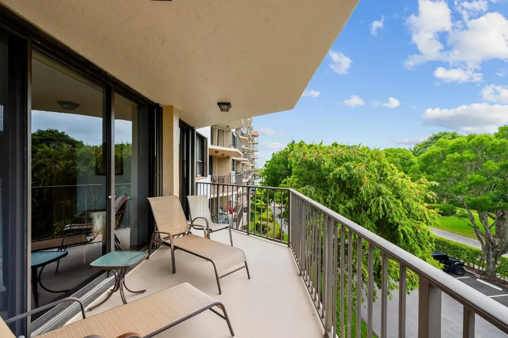 859 Jeffery Street Boca Raton FL 33487