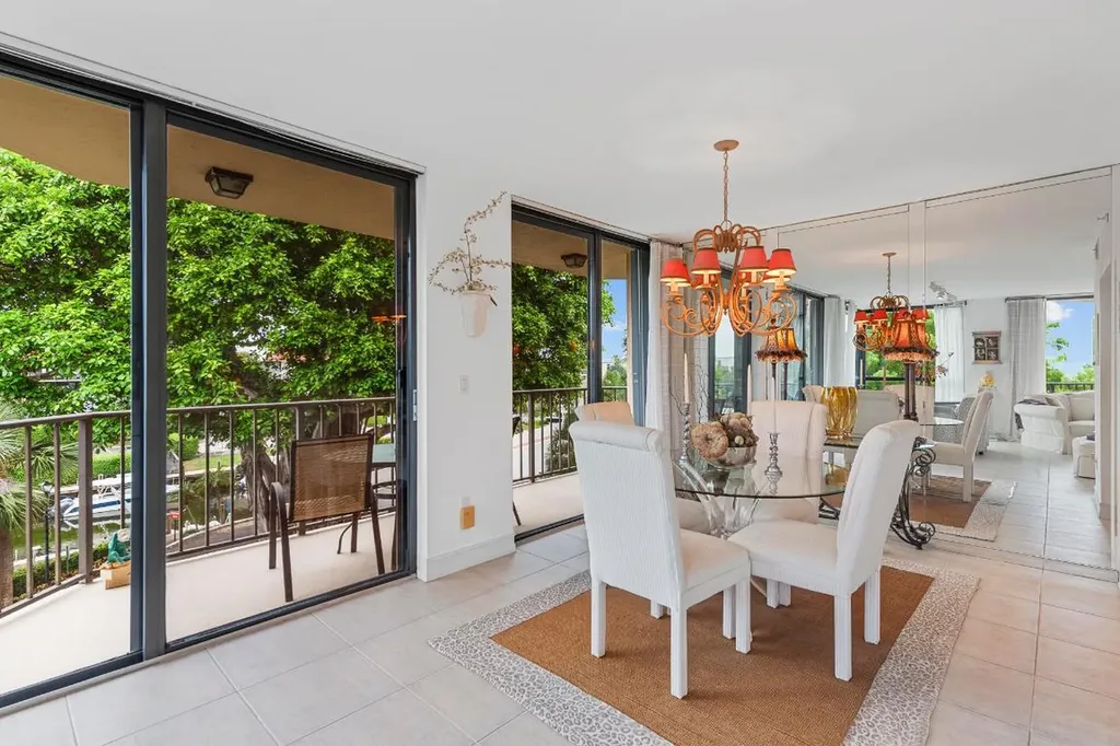 859 Jeffery Street Boca Raton FL 33487