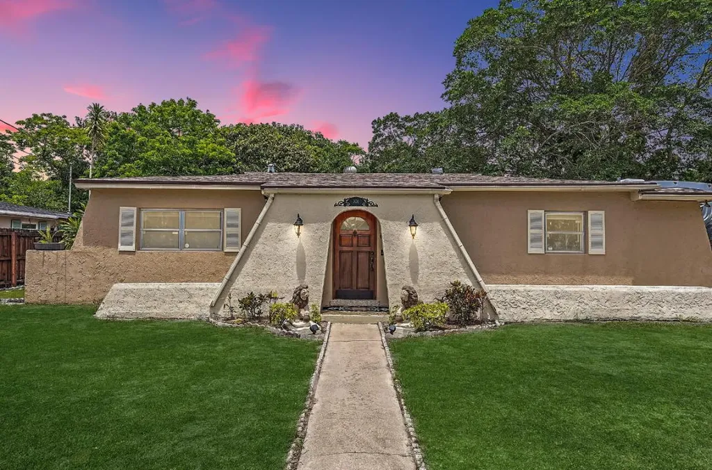306 S Caloosahatchee Avenue Jupiter FL 33458