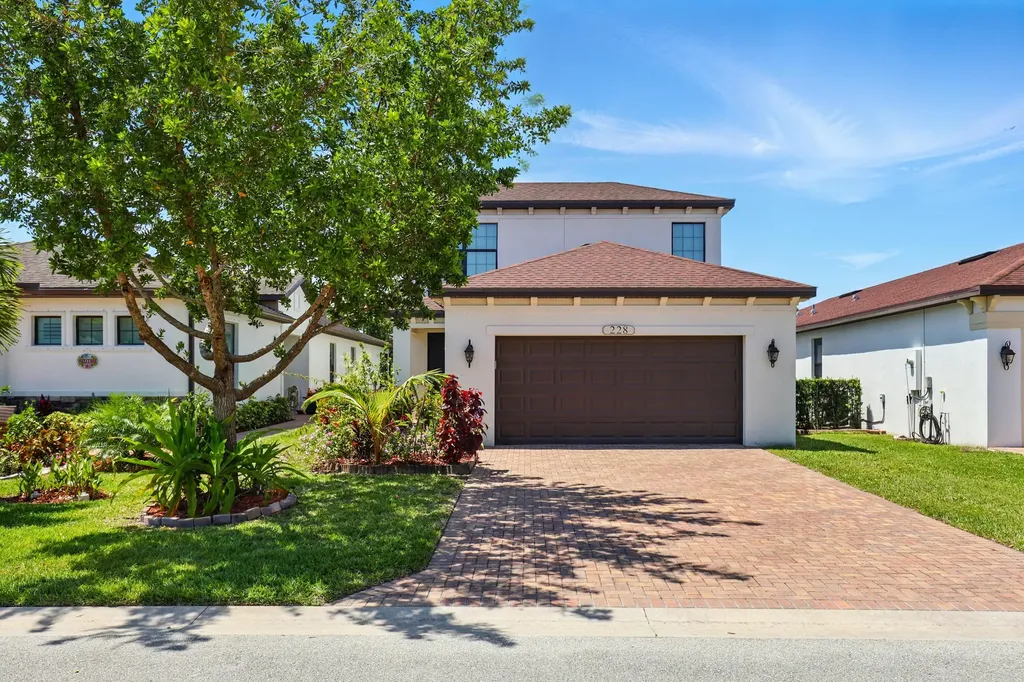 228 SE Via Visconti Port St Lucie FL 34952
