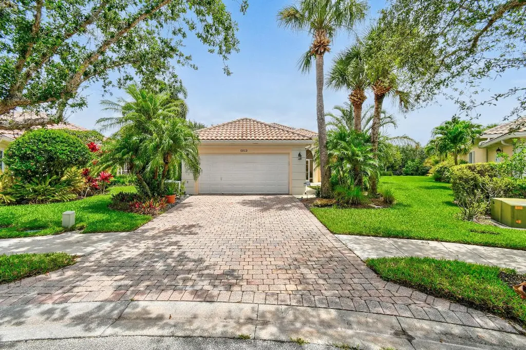 8903 SE Hawks Nest Court Hobe Sound FL 33455