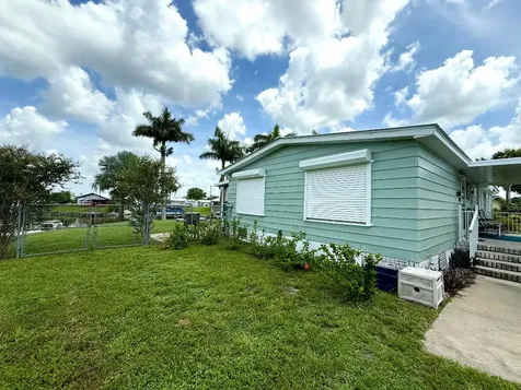 3502 SE 24th Terrace Okeechobee FL 34974