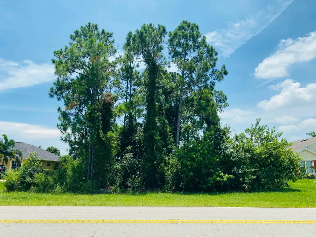 1170 SW Del Rio Boulevard Port St Lucie FL 34953