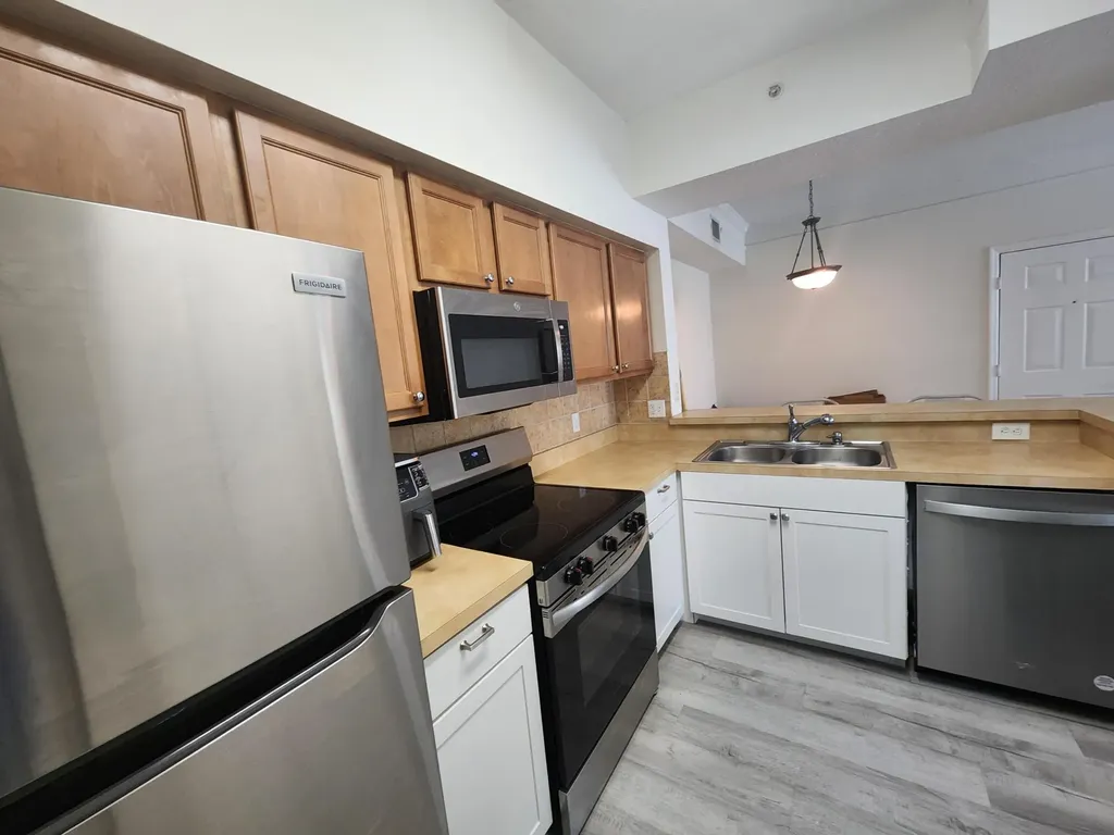 2103 Myrtlewood Circle E Palm Beach Gardens FL 33418