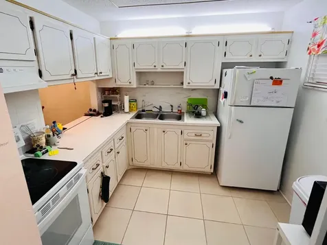 2812 S Garden Drive Lake Worth FL 33461