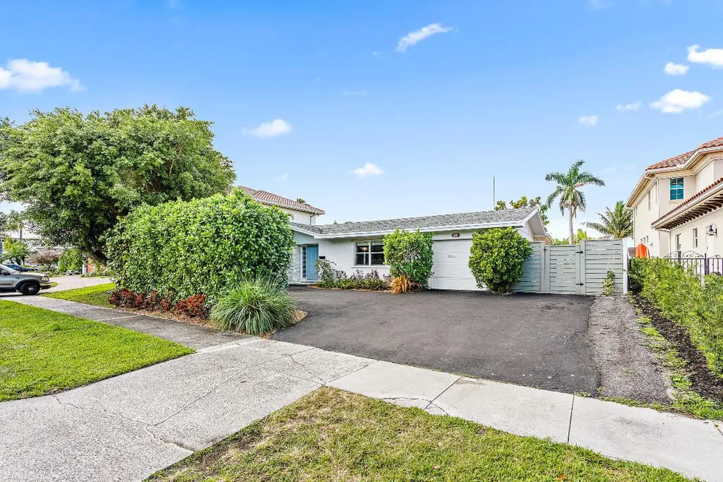 733 Waterway Drive North Palm Beach FL 33408
