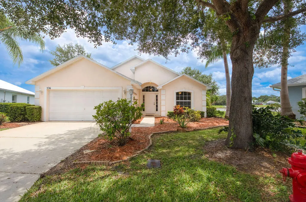 536 SW Cyrilla Trail Port St Lucie FL 34953