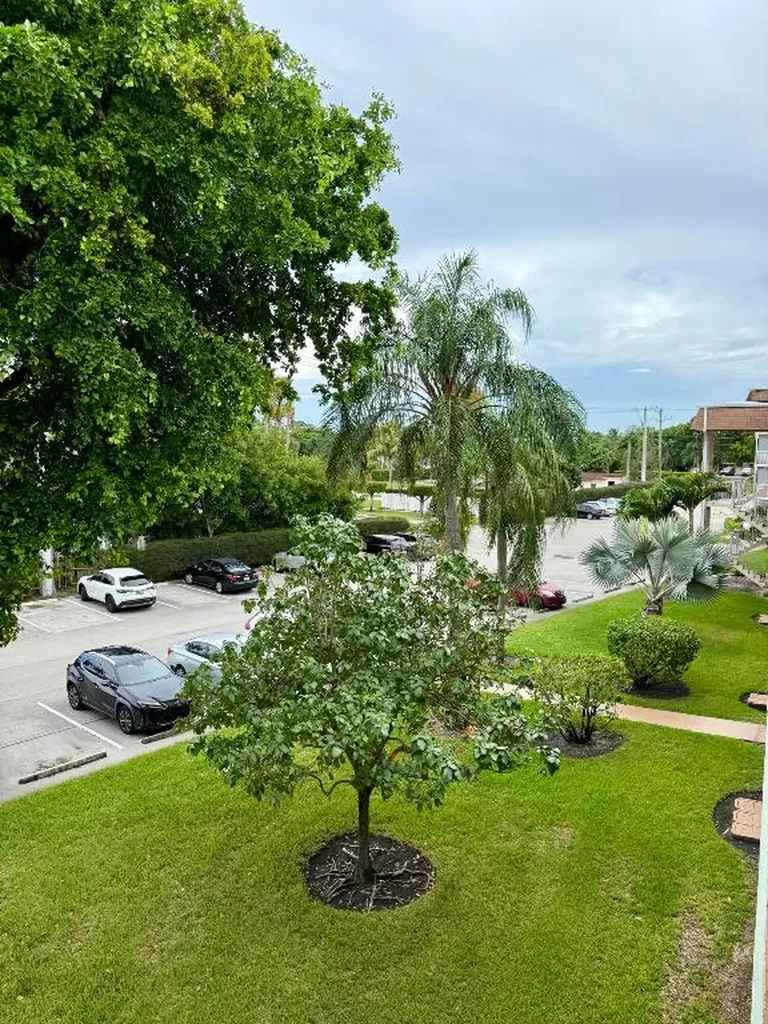 200 Village Green Circle E Palm Springs FL 33461
