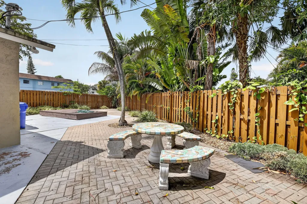 711 NE 14 Street Fort Lauderdale FL 33304