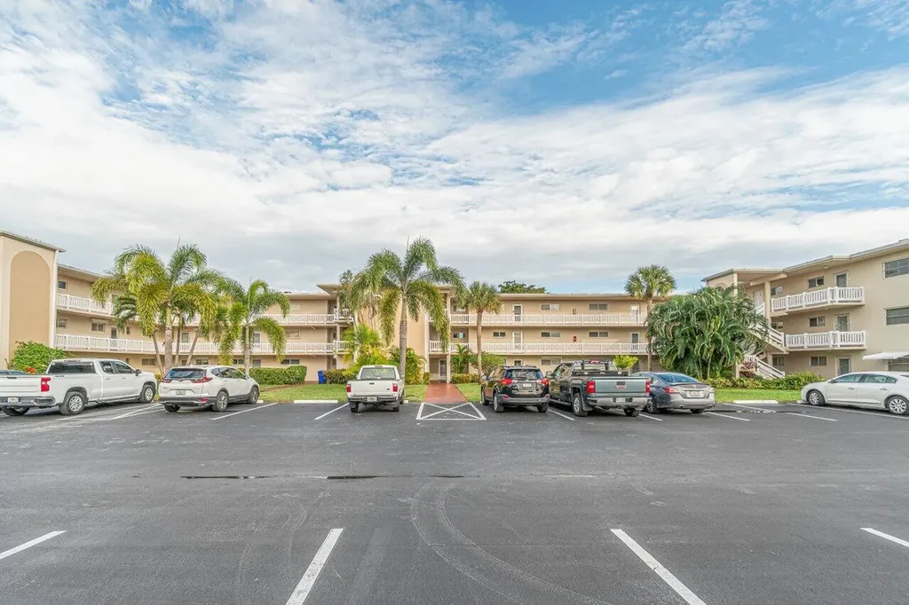 2855 S Garden Drive Lake Worth FL 33461