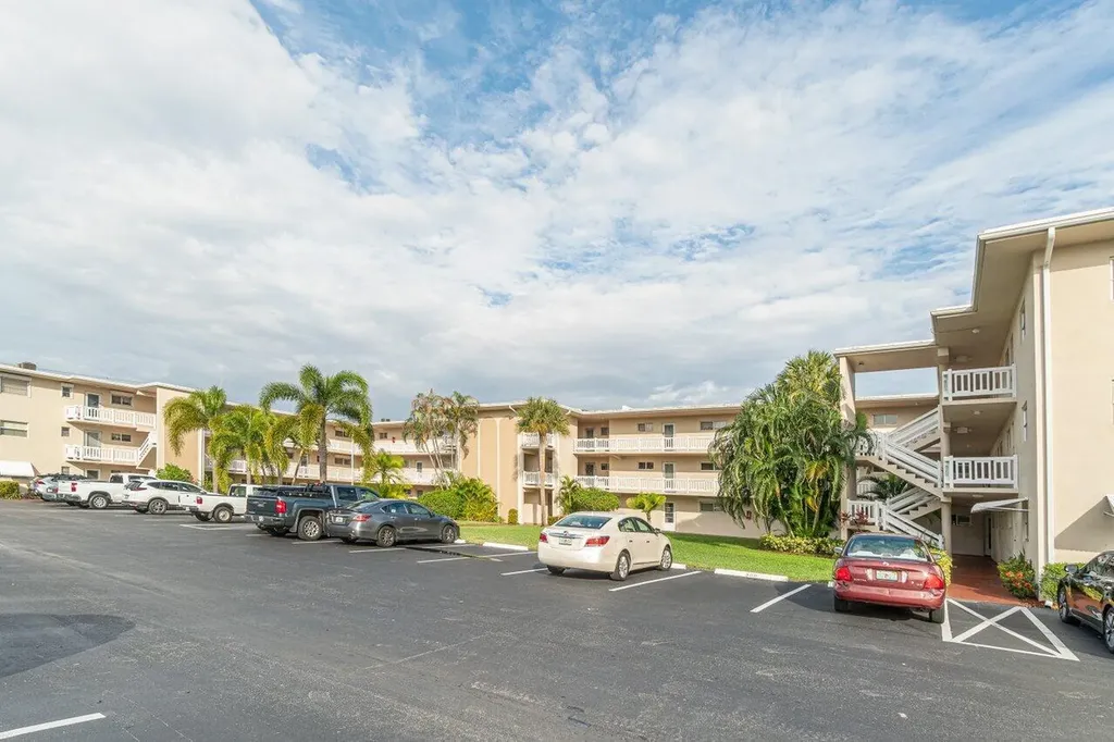 2855 S Garden Drive Lake Worth FL 33461