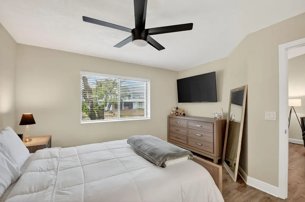 3981 Island Club Circle W Lake Worth FL 33462
