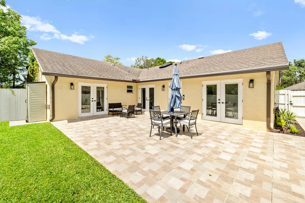 1672 Hawthorne Place Wellington FL 33414