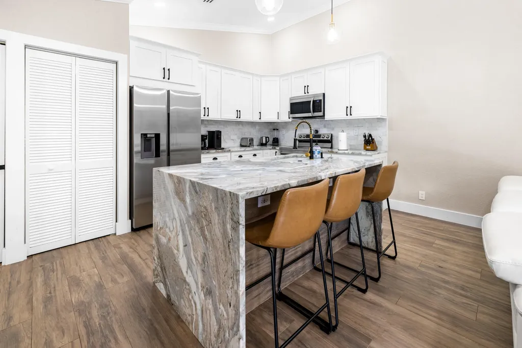 1672 Hawthorne Place Wellington FL 33414