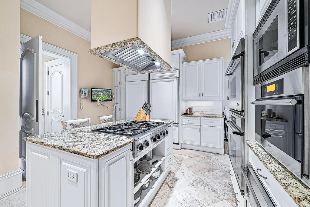 209 Commodore Drive Jupiter FL 33477